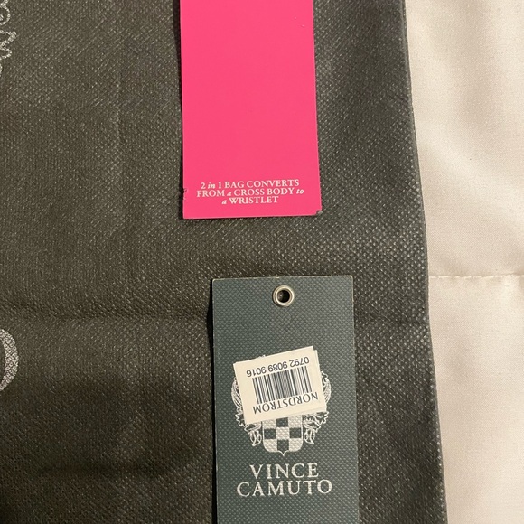 Elegant Black Leather Crossbody Bag - Picture 15 of 16